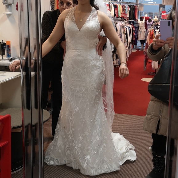 Wedding Dress - Picture 2 of 7